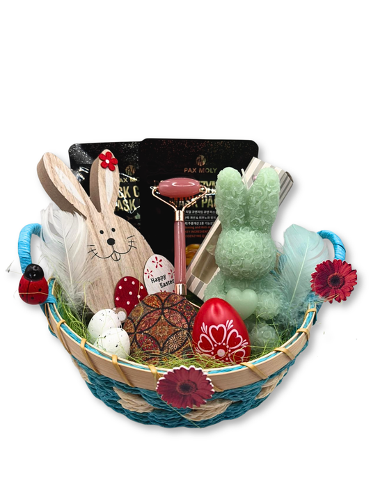 Cosul cadou Easter Mint Harmony imbina frumusetea pastelurilor cu relaxarea produselor beauty, intr-o prezentare festiva perfecta pentru Paste