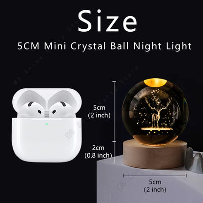Lampă de Noptieră Glob Cristal 3D – Mini 5cm, cu Căprioară Gravată Laser, Bază din Lemn, USB