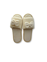 Transforma fiecare moment de relaxare intr-o experienta spa completa cu accesorii naturale si delicii pentru ingrijire personala.