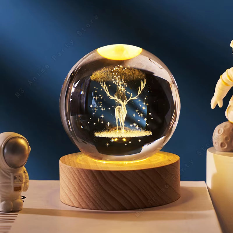 Lampă de Noptieră Glob Cristal 3D – Mini 5cm, cu Căprioară Gravată Laser, Bază din Lemn, USB
